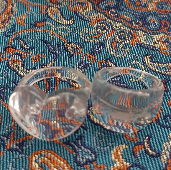 Two clear rings - Picture 2 of 2